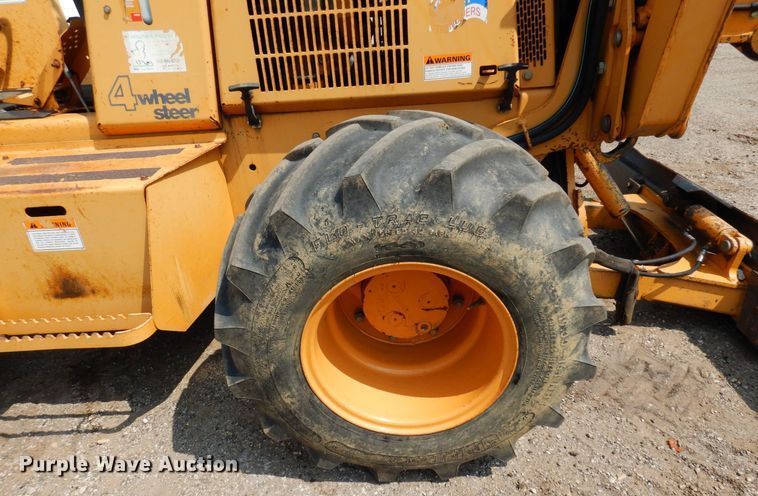 image for item MQ9312 1999 Case 660  cable plow