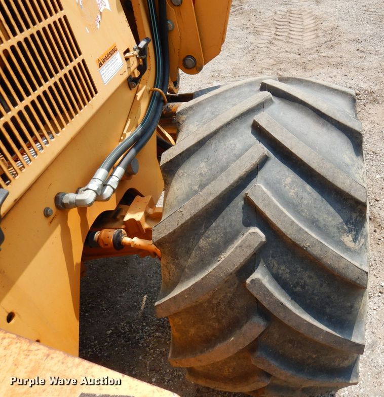 image for item MQ9312 1999 Case 660  cable plow