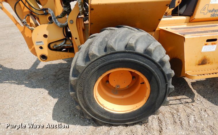 image for item MQ9312 1999 Case 660  cable plow