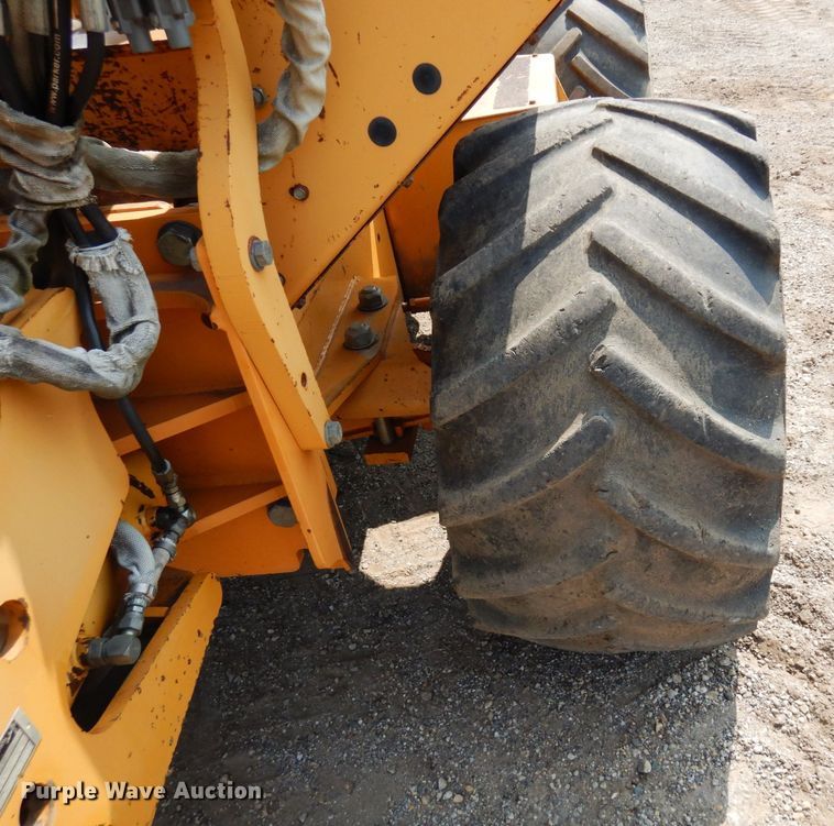 image for item MQ9312 1999 Case 660  cable plow