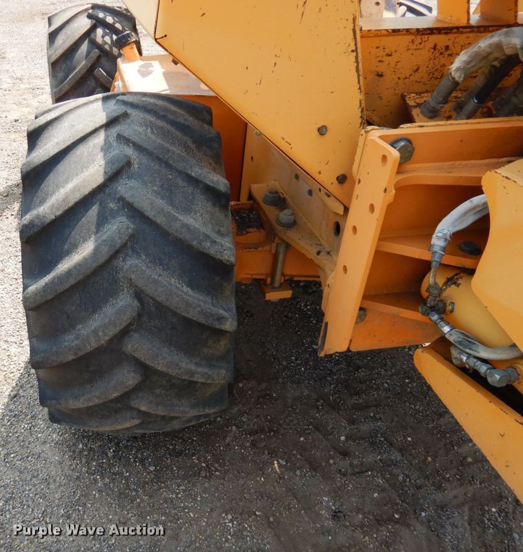 image for item MQ9312 1999 Case 660  cable plow