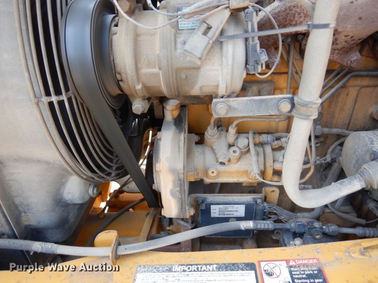 image for item MQ9313 2005 John Deere 310G  backhoe