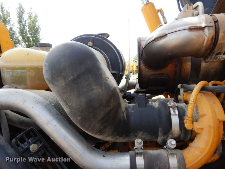 image for item MQ9314 2014 John Deere 310SK  backhoe