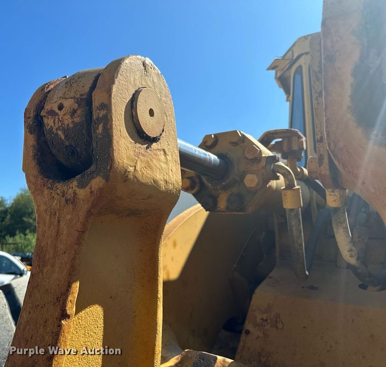 image for item MQ9317 1982 Caterpillar 980C wheel loader