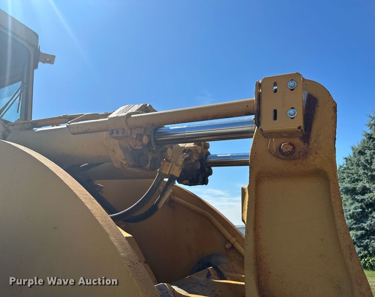 image for item MQ9317 1982 Caterpillar 980C wheel loader