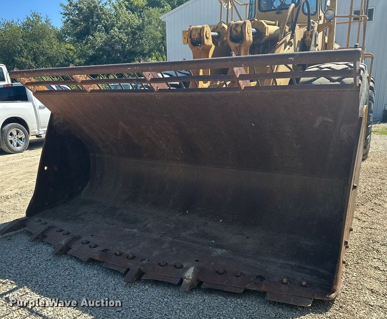 image for item MQ9317 1982 Caterpillar 980C wheel loader