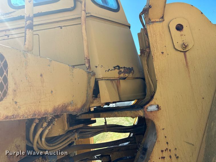 image for item MQ9317 1982 Caterpillar 980C wheel loader