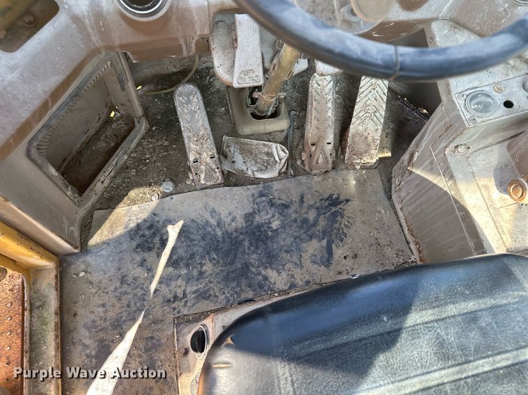 image for item MQ9317 1982 Caterpillar 980C wheel loader