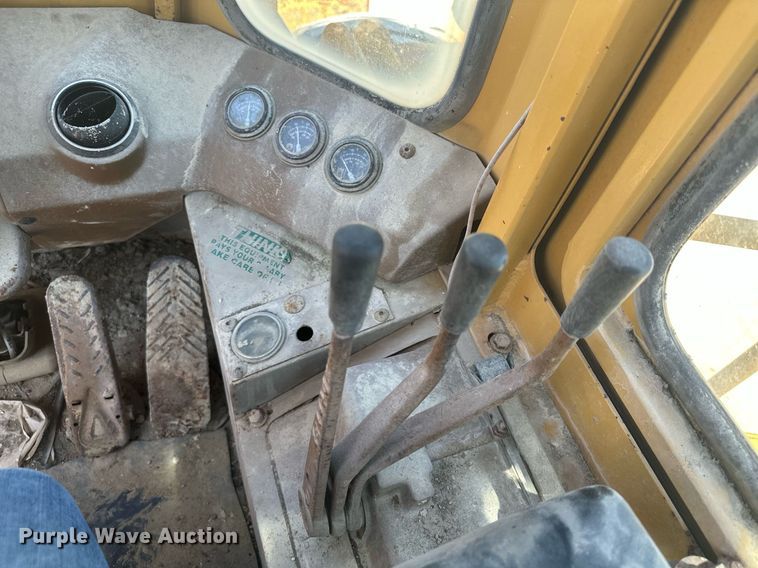 image for item MQ9317 1982 Caterpillar 980C wheel loader