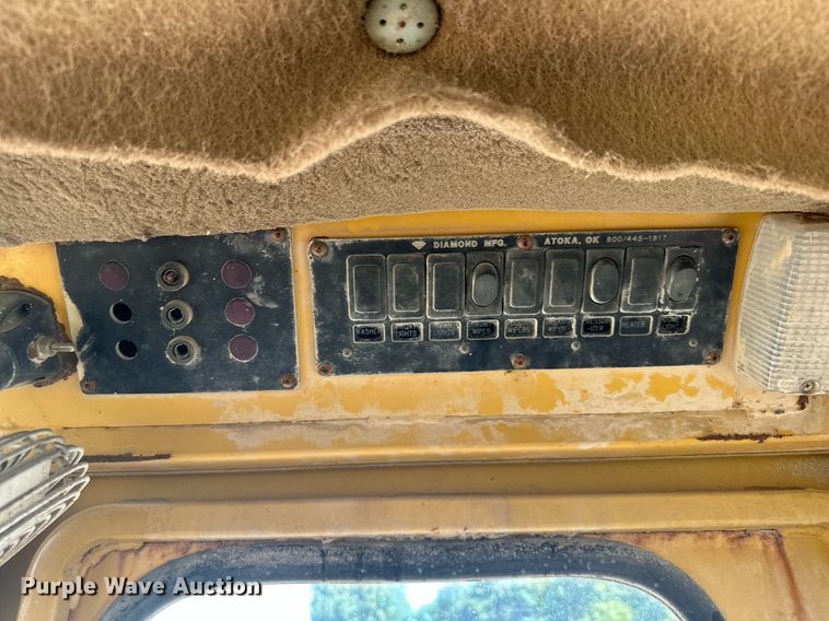 image for item MQ9317 1982 Caterpillar 980C wheel loader