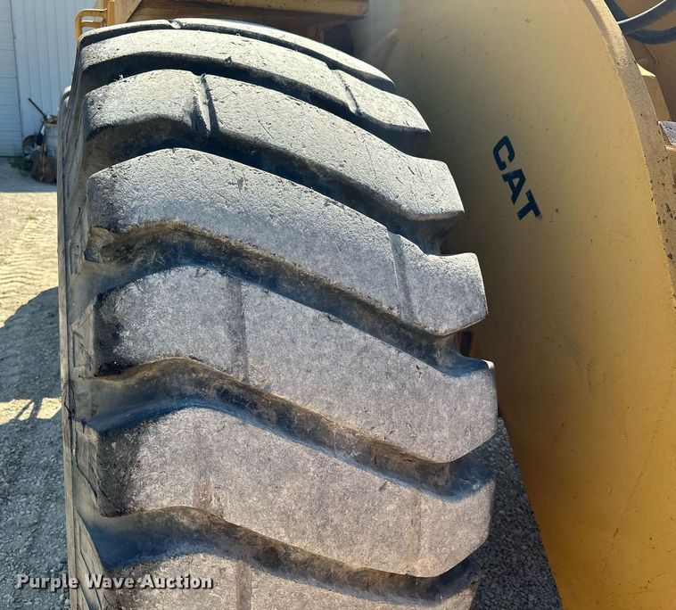 image for item MQ9317 1982 Caterpillar 980C wheel loader