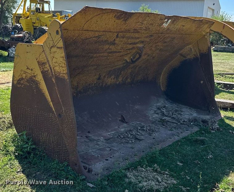 image for item MQ9320 132" W wheel loader bucket