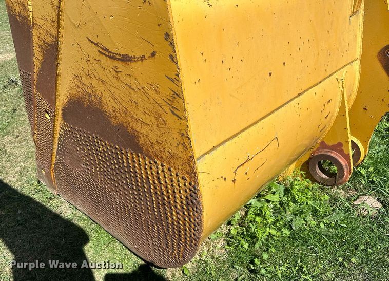 image for item MQ9320 132" W wheel loader bucket
