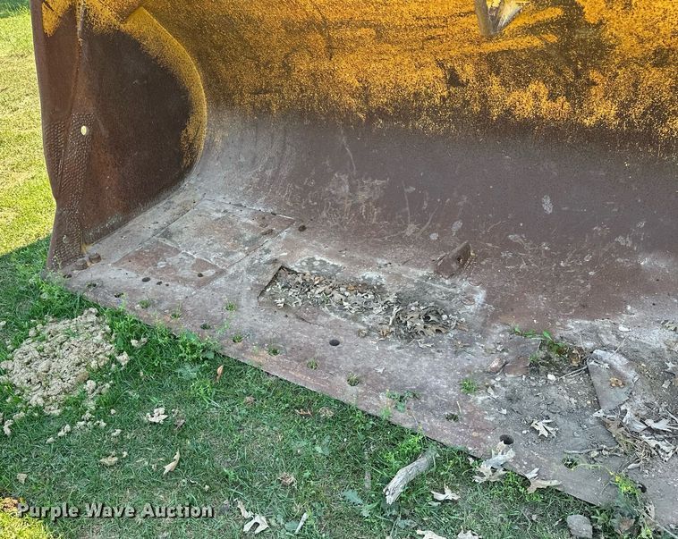 image for item MQ9320 132" W wheel loader bucket