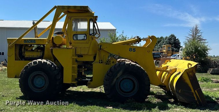 image for item MQ9321 1970 Michigan 85 wheel loader
