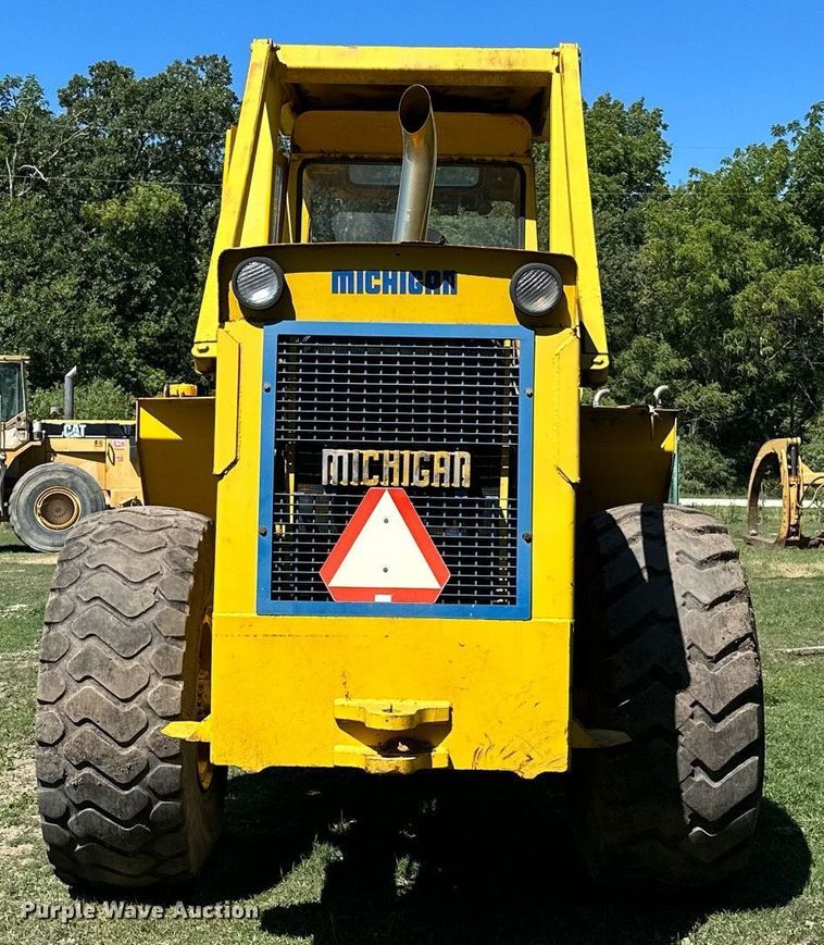 image for item MQ9321 1970 Michigan 85 wheel loader