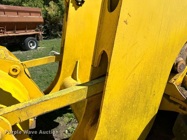 image for item MQ9321 1970 Michigan 85 wheel loader