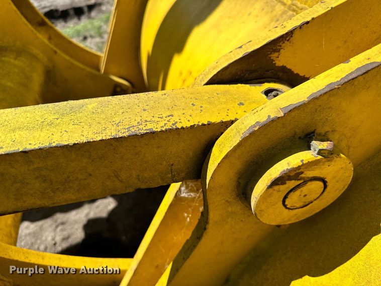 image for item MQ9321 1970 Michigan 85 wheel loader