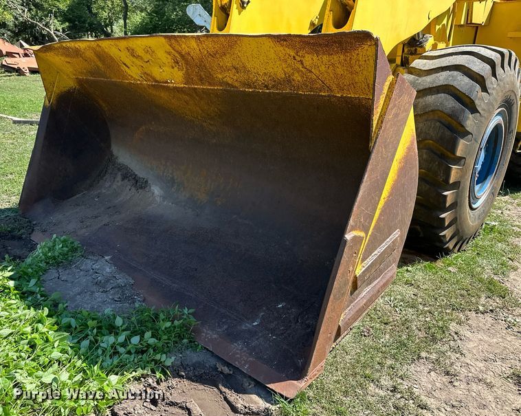 image for item MQ9321 1970 Michigan 85 wheel loader