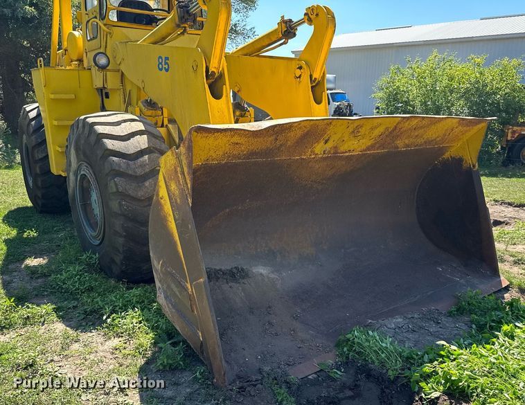 image for item MQ9321 1970 Michigan 85 wheel loader