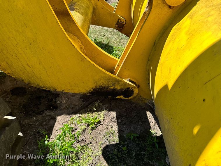 image for item MQ9321 1970 Michigan 85 wheel loader