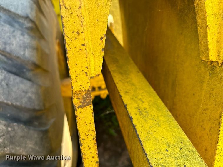 image for item MQ9321 1970 Michigan 85 wheel loader