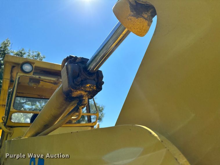 image for item MQ9321 1970 Michigan 85 wheel loader