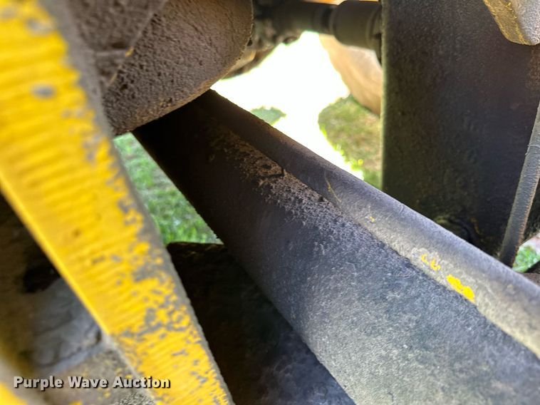 image for item MQ9321 1970 Michigan 85 wheel loader