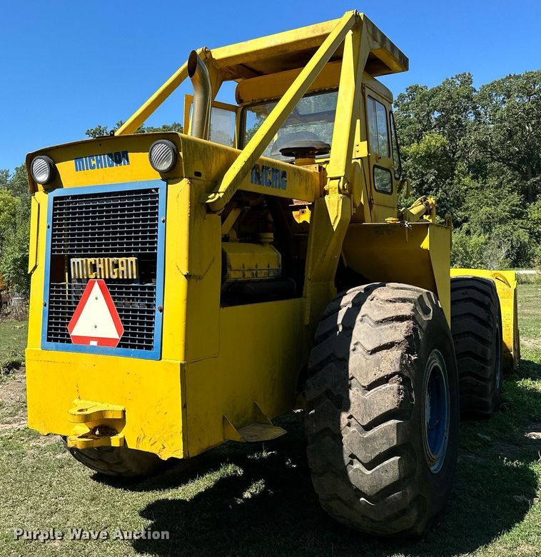 image for item MQ9321 1970 Michigan 85 wheel loader