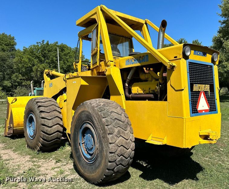 image for item MQ9321 1970 Michigan 85 wheel loader