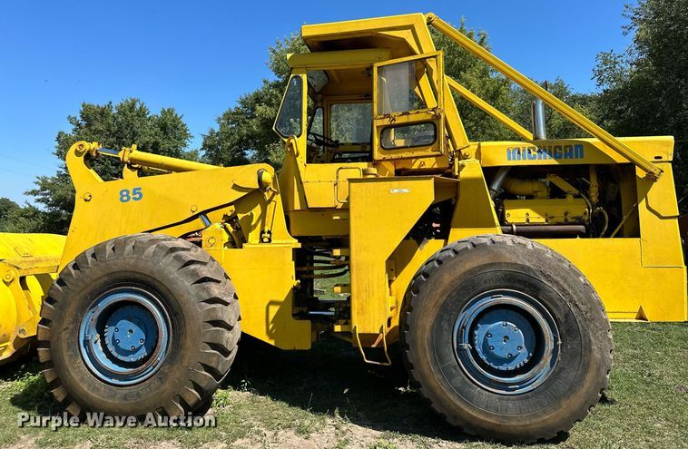 image for item MQ9321 1970 Michigan 85 wheel loader