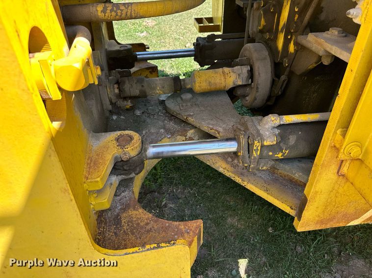 image for item MQ9321 1970 Michigan 85 wheel loader
