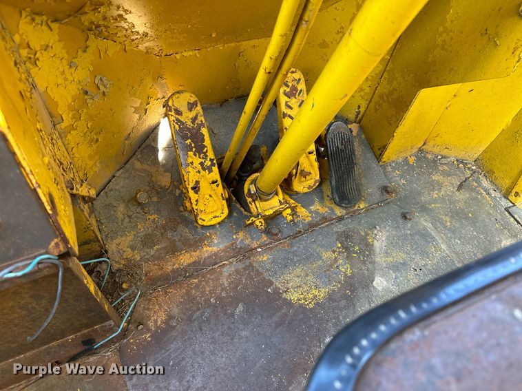 image for item MQ9321 1970 Michigan 85 wheel loader