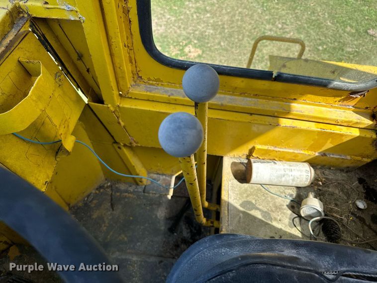 image for item MQ9321 1970 Michigan 85 wheel loader