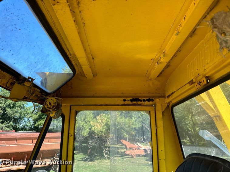 image for item MQ9321 1970 Michigan 85 wheel loader