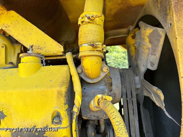 image for item MQ9321 1970 Michigan 85 wheel loader