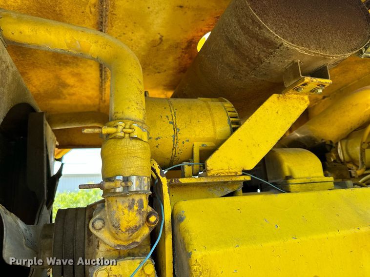 image for item MQ9321 1970 Michigan 85 wheel loader