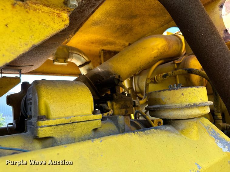 image for item MQ9321 1970 Michigan 85 wheel loader