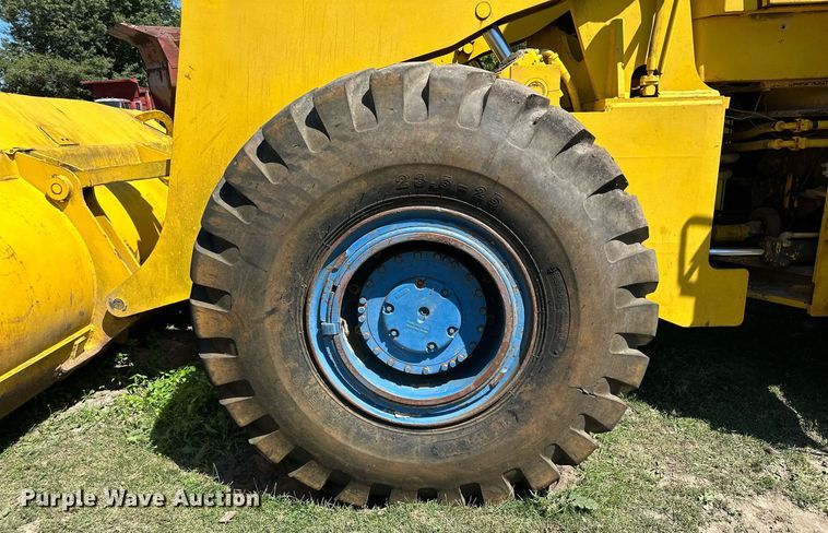 image for item MQ9321 1970 Michigan 85 wheel loader