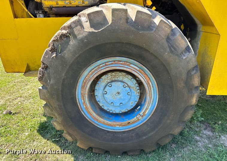 image for item MQ9321 1970 Michigan 85 wheel loader