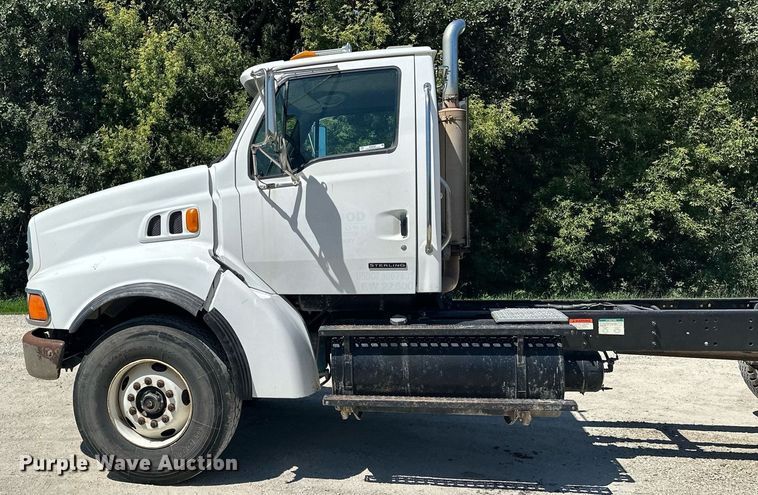 image for item MQ9322 2004 Sterling LT9500  truck cab and chassis
