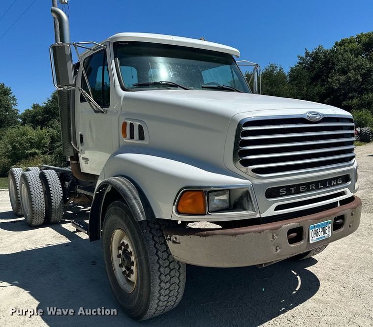 image for item MQ9322 2004 Sterling LT9500  truck cab and chassis