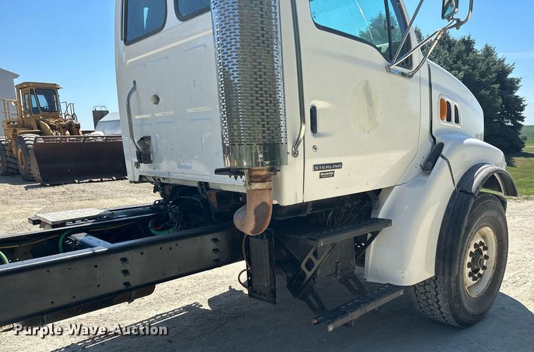 image for item MQ9322 2004 Sterling LT9500  truck cab and chassis