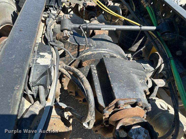 image for item MQ9322 2004 Sterling LT9500  truck cab and chassis