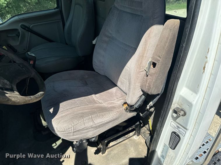 image for item MQ9322 2004 Sterling LT9500  truck cab and chassis