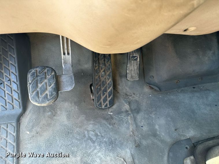 image for item MQ9322 2004 Sterling LT9500  truck cab and chassis