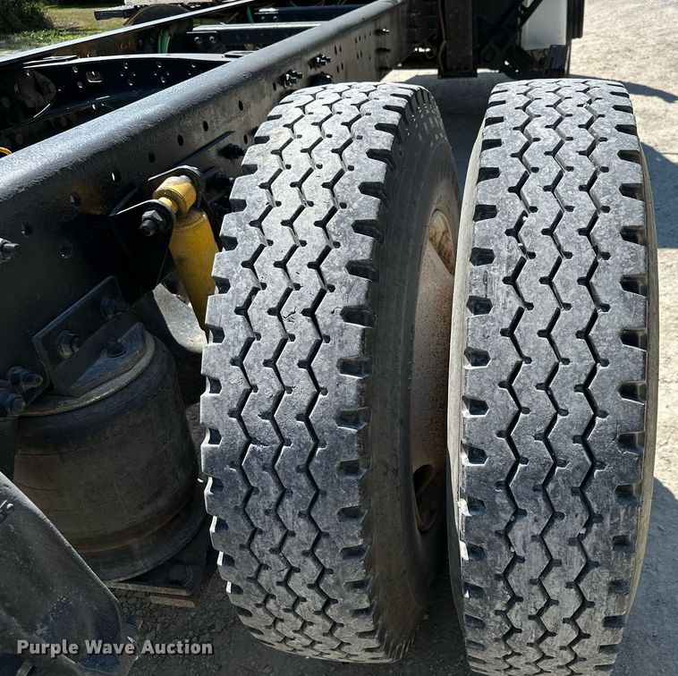 image for item MQ9322 2004 Sterling LT9500  truck cab and chassis