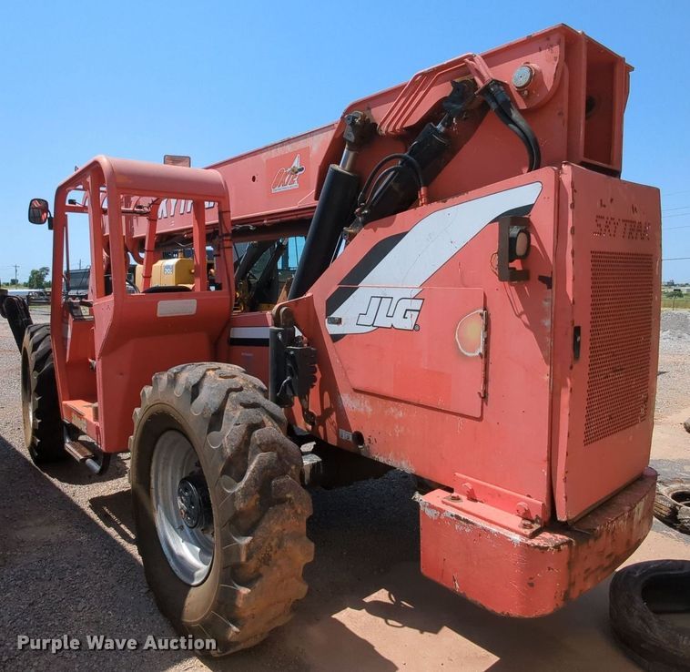 image for item MY9809 SkyTrak 10042  telehandler