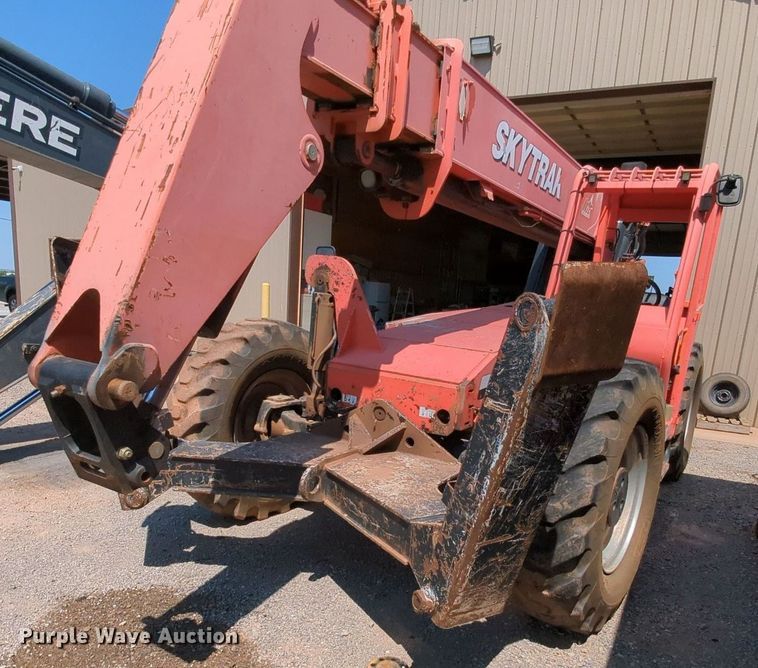 image for item MY9809 SkyTrak 10042  telehandler