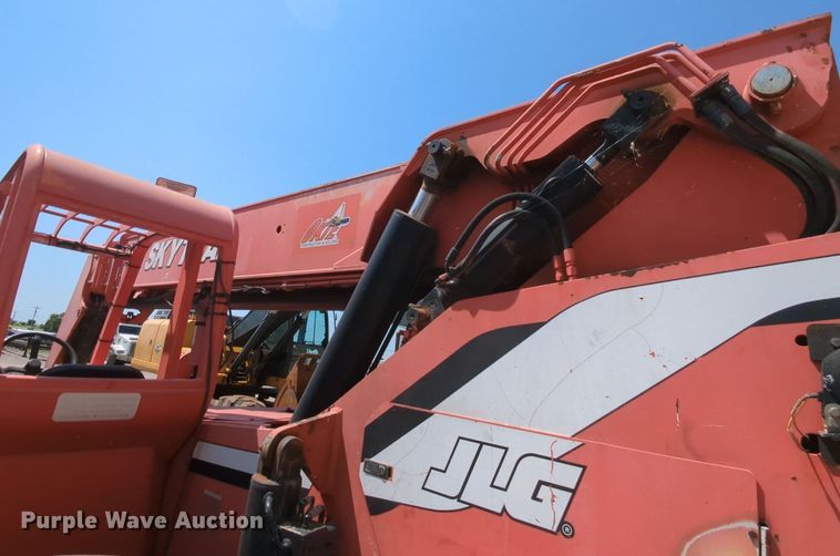 image for item MY9809 SkyTrak 10042  telehandler